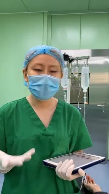 Ekip bác sĩ Tuấn Anh thực hiện ca combo nâng cấp vòng 1
