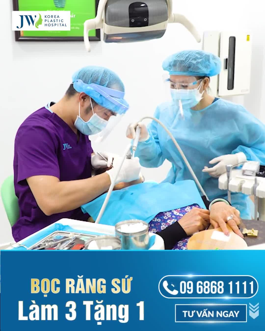 XĨU NGANG: U60 LẤY LẠI HÀM RĂNG TRẮNG SÁNG NHỜ BỌC RĂNG SỨ