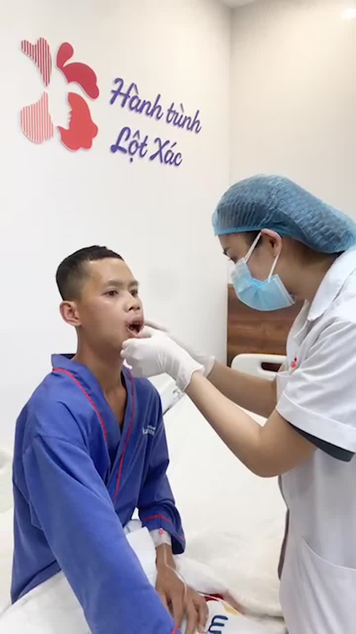 Mặt LƯỠI CÀY cực khó tại BVTM Kangnam Hà Nội - Ước mơ chỉnh hàm mặt hơn 30 năm của nam khách hàng