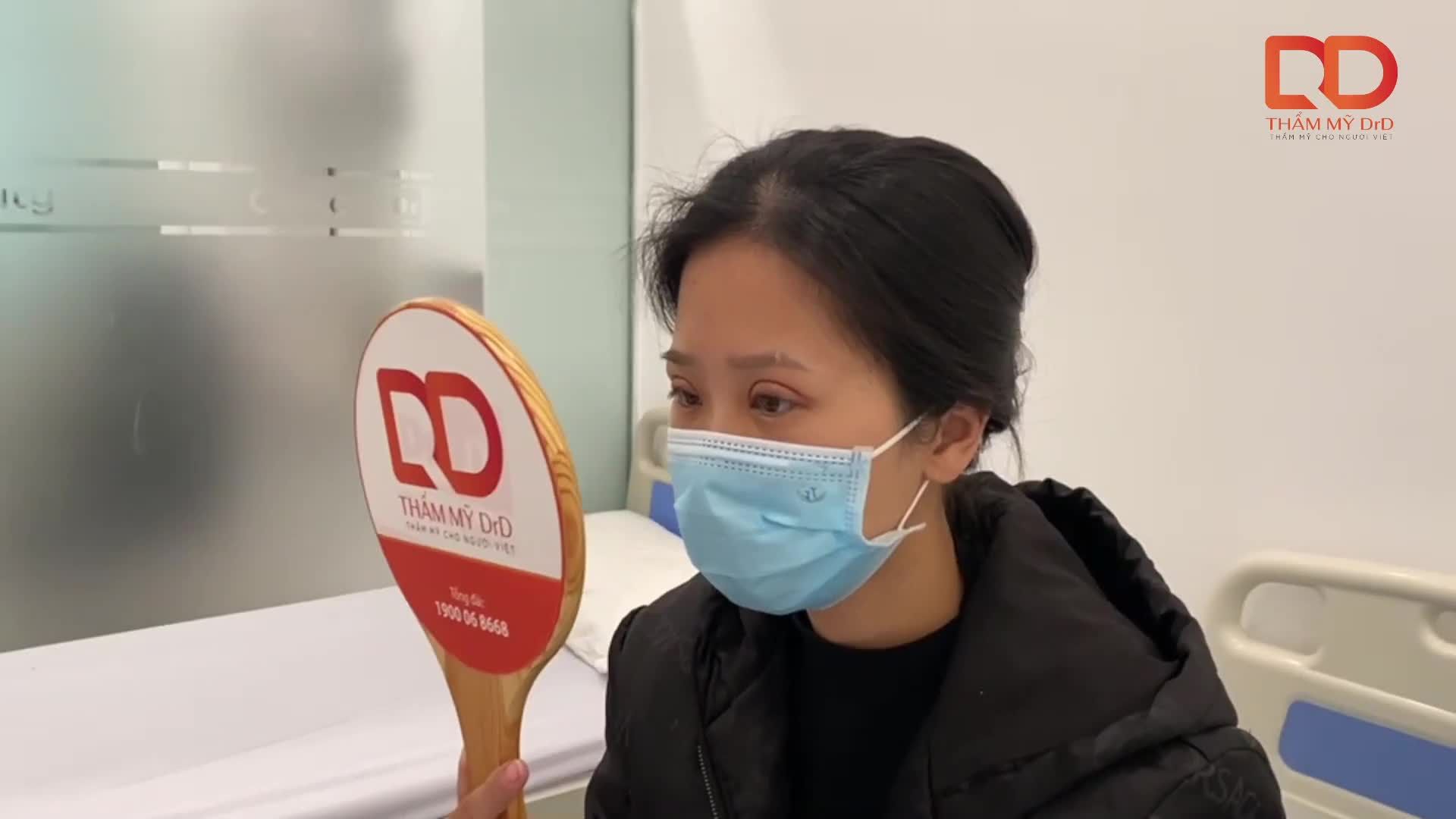 Khách hàng thực hiện cắt mí Plus tại Thẩm mỹ DrD được 7 ngày.