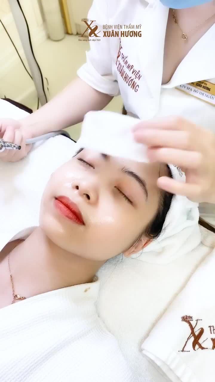 TH.ÂM MỤN MỜ TỚI 80% SAU 2 BUỔI CHĂM SÓC DA TẠI BVTM XUÂN HƯƠNG