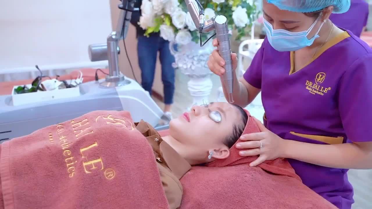 Cận Tết chị em đã có hẹn tới Dr.Hải Lê chăm sóc sắc đẹp chưa ạ Nếu chưa thì đăng ký ngay từ hôm nay để nhận ưu đãi vô cùng hấp dẫn