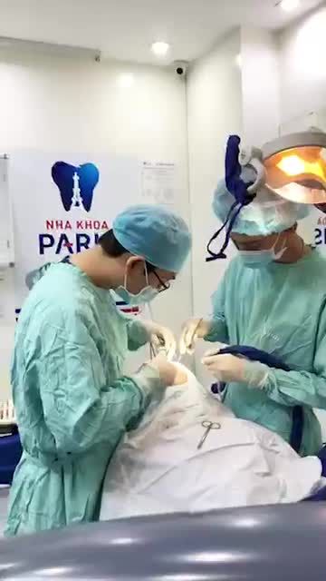 Chia sẻ của Bác sĩ trong quá trình trồng răng tại nha khoa Paris 97 Cộng Hoà