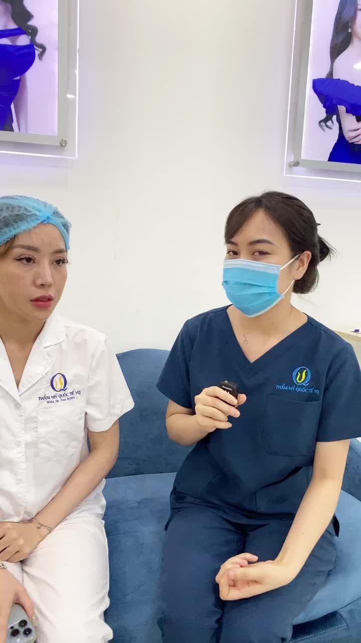 Tư vấn, thăm khám cho khách hàng sửa mũi lần 6