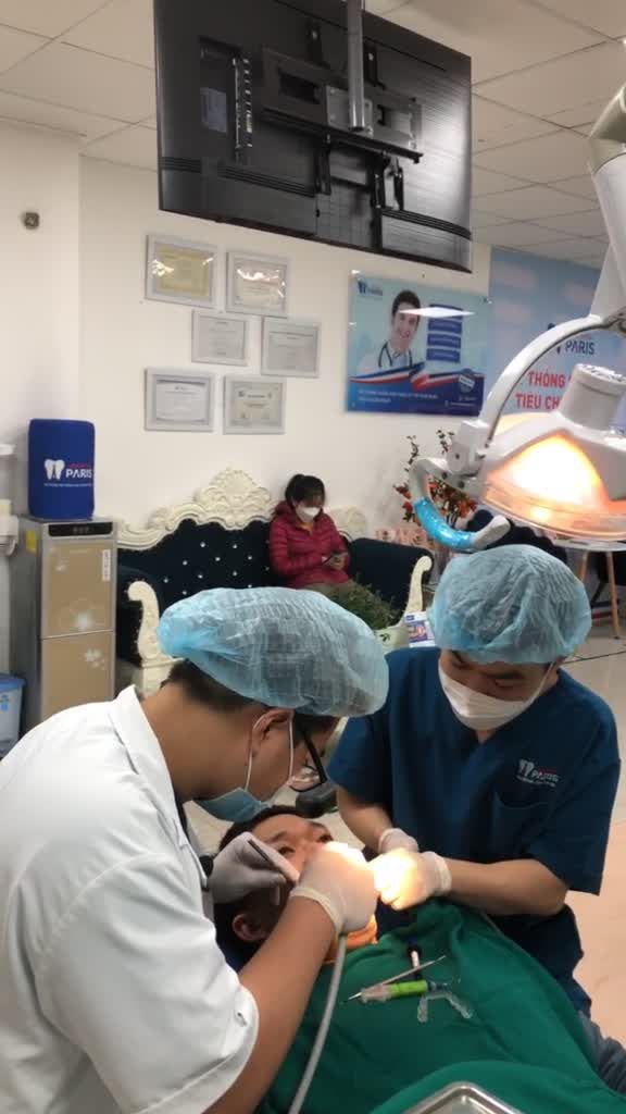 Chia sẻ của Bác sĩ  trong quá trình gắn attachment cho KH niềng răng