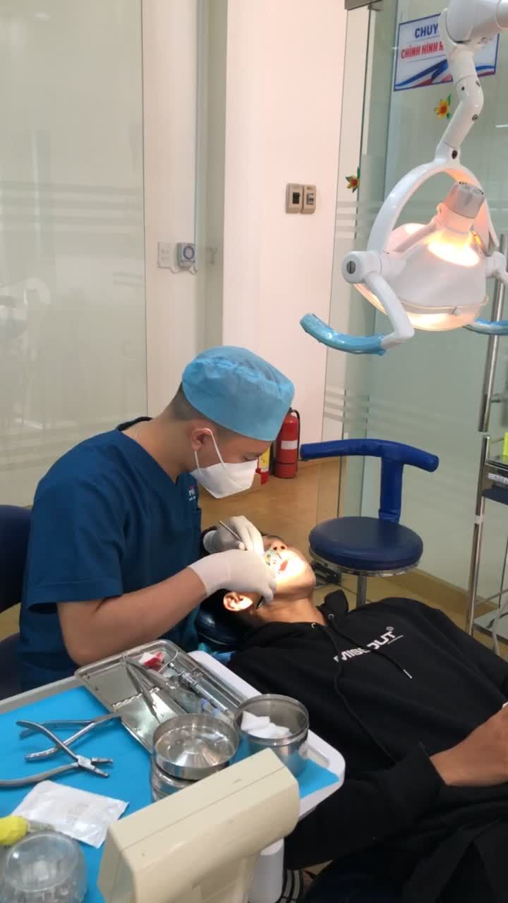 Cận cảnh nhổ răng chỉnh nha tại Nha khoa Paris 84A Bà Huyện Thanh Quan (HCM)
