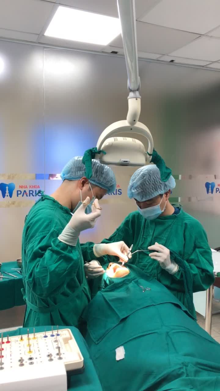cắm trụ ipl tại nha khoa Paris 12 Thái Thịnh