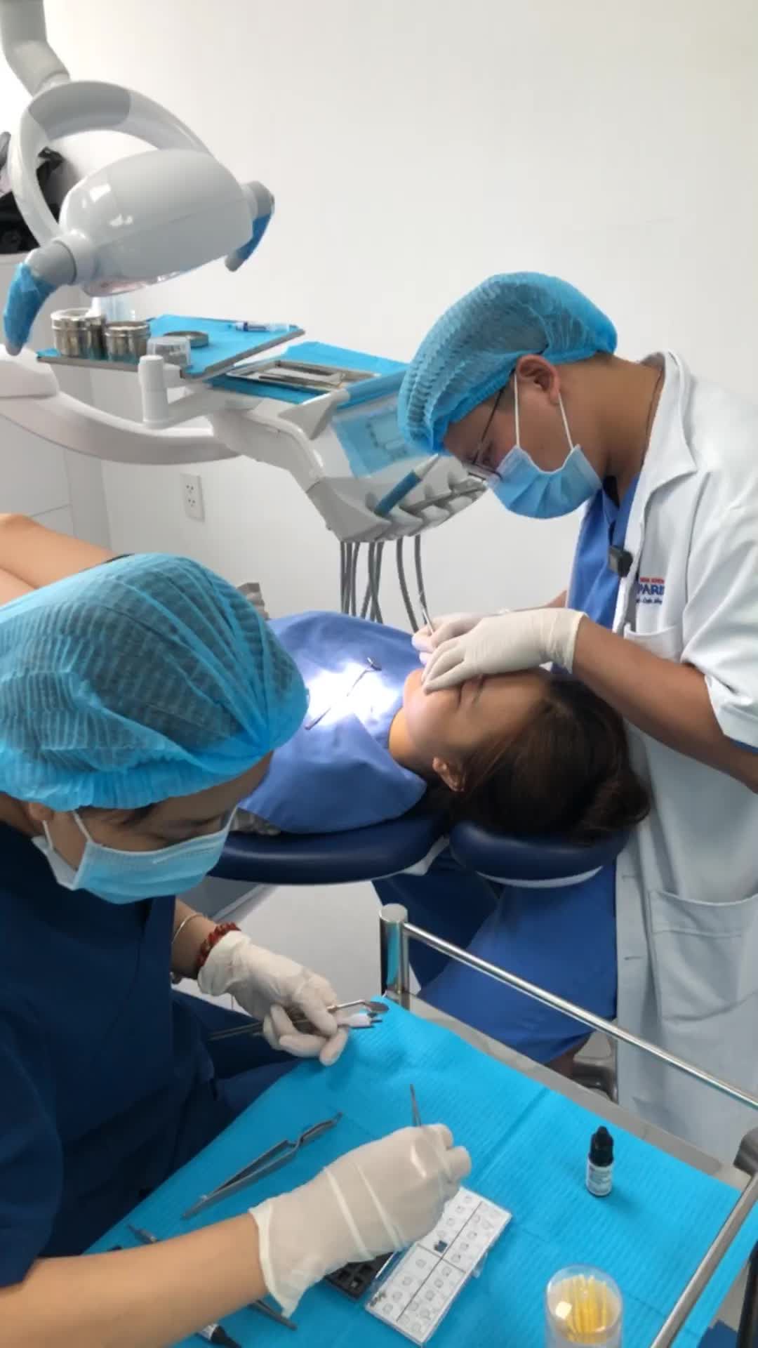 Cùng theo dõi 1 ca gắn mắc cài do Bs