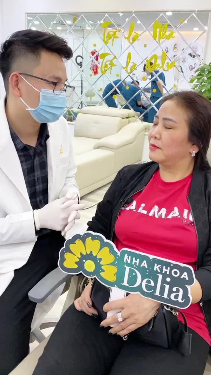 Cảm nhận khách hàng sau 3 năm thẩm mỹ răng sứ + chữa cười hở lợi tại Delia