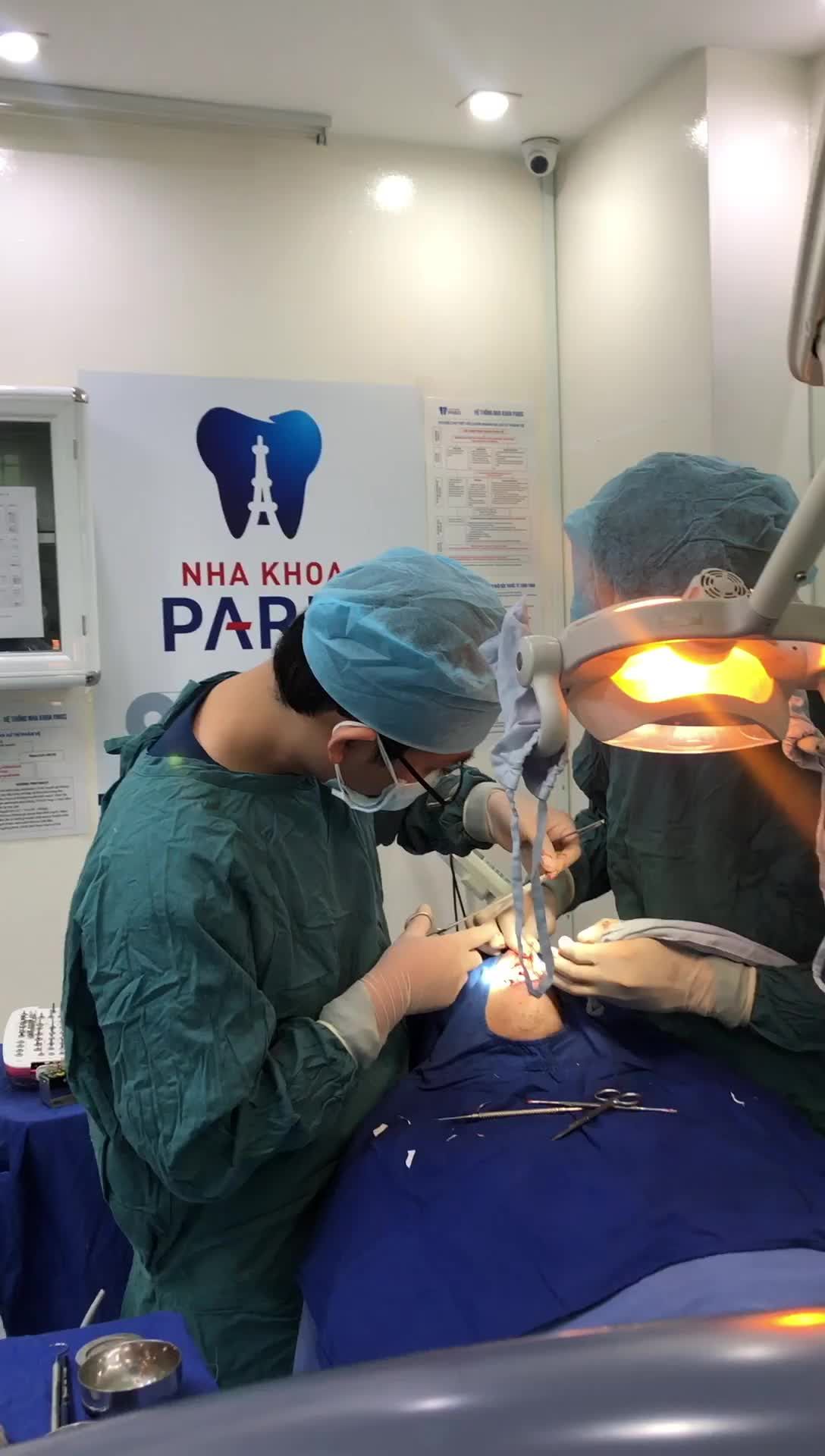 Chia sẻ của Bác sĩ trong quá trình cấy ghép implant tại 97 Cộng Hoà