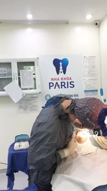 Phẫu thuật cấy ghép 01 trụ Implant ETK Active (Pháp)  tại Nha khoa Paris