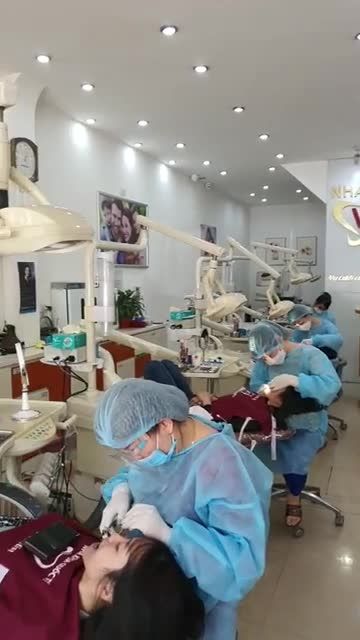 Case tháo niềng đón nụ cười mới cùng bạn Thu Huyền.