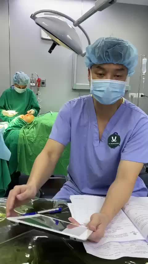 Minh Phạm livestream luôn nhé cả nhà