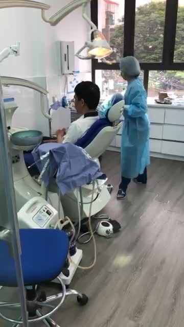 Khách hàng chuẩn bị cấy ghép Implant All on 6 ETK tại nha khoa Paris Hải Phòng