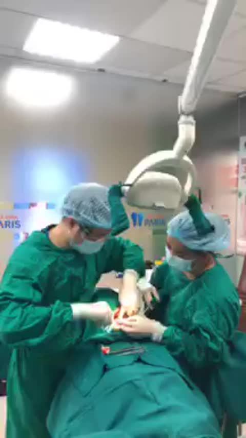 Chia sẻ của Bác sĩ về những lưu ý chăm sóc răng sau khi cấy ghép implant