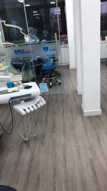 Cùng theo chân nha khoa Paris vào phòng phẫu thuật cấy ghép Implant ( 3 trụ straumann )