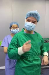 Hàng nghìn câu hỏi khách hàng đặt ra Có được chính tay BS Minh thực hiện không