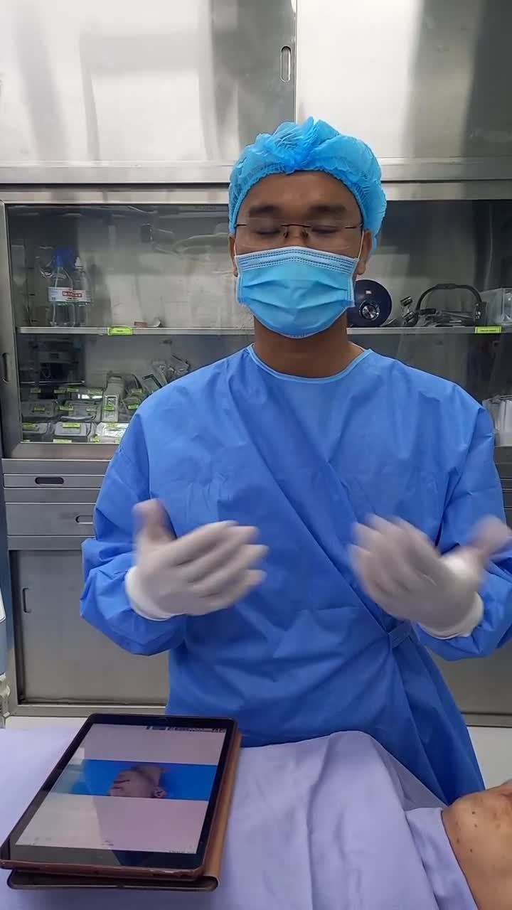 28 năm Nam khách hàng tự ti vì hàm móm quá phát