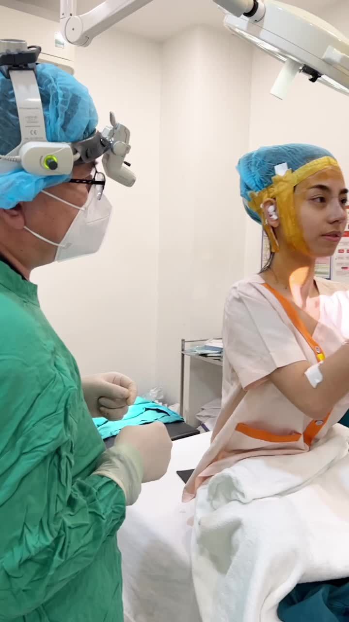 Gương mặt sắc nét với dáng mũi Sline cao