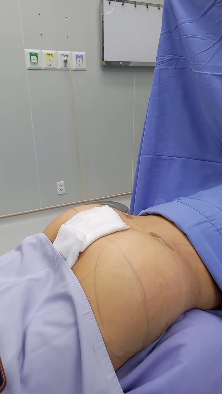 Nâng mông cực căng và sexy tại Kangnam 666 Cách Mạng Tháng 8
