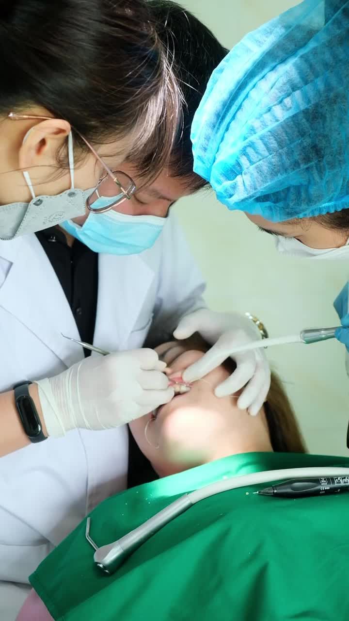 Ca làm răng sứ tại cơ sở 84A Hai Bà Trưng, Hà Nội.