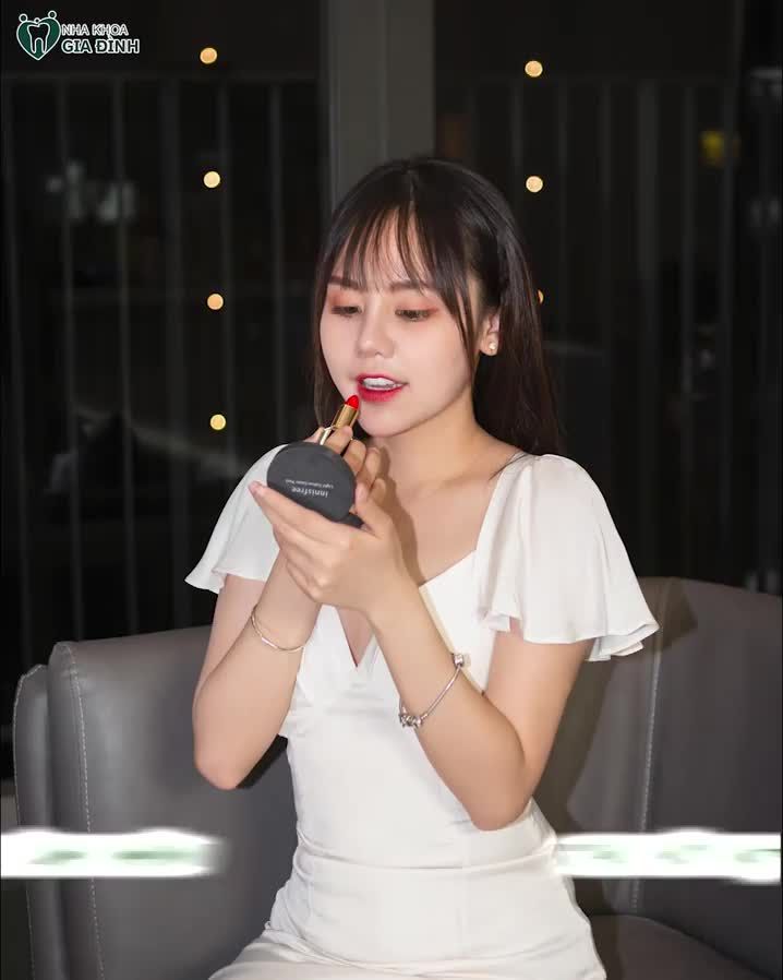 RĂNG SỨ E.MAX - SIÊU PHẨM MÙA HÈ DÀNH CHO NỤ CƯỜI CỦA BẠN
