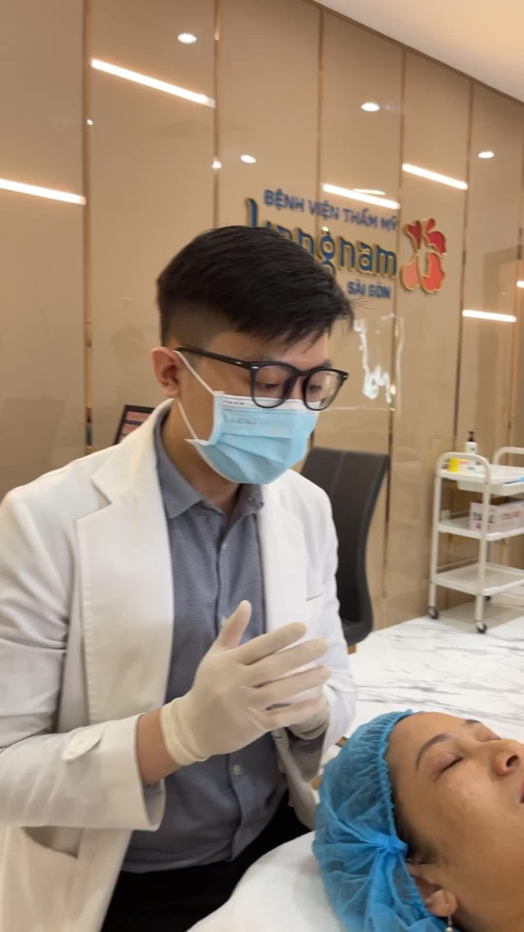 Điều trị mụn thịt hiệu quả 99% bằng công nghệ Laser CO2 vi điểm
