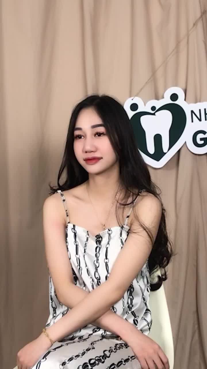 Khách hàng Nguyễn Hà vừa hoàn thiện xong ca thẩm mỹ 17 răng sứ cao cấp tại Nha khoa Gia Đình,