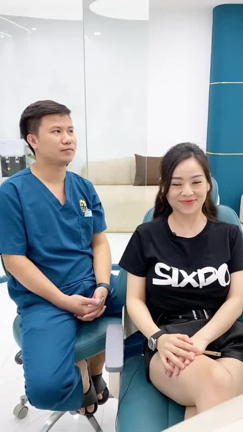Khách hàng tái khám sau 4 năm thẩm mỹ răng sứ tại Delia
