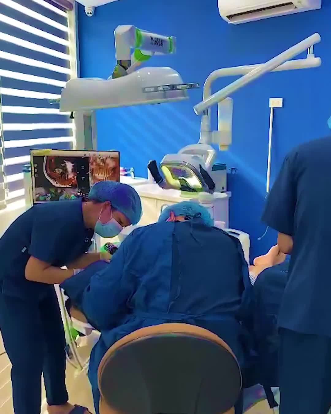 QUÁ TRÌNH CẤY GHÉP IMPLANT BẰNG ROBOT ĐỊNH VỊ X-GUIDE