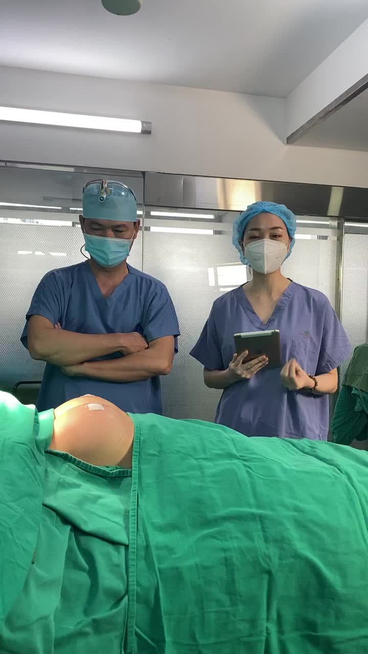60 TUỔI CÒN ĐI TÂN TRANG V1, VẬY CHỊ EM CHÚNG MÌNH CHẦN CHỪ GÌ NỮA.