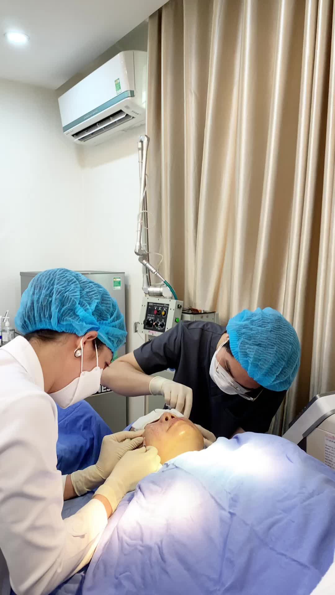 Cận cảnh điều trị sẹo lõm tại BVTM Đông Á
