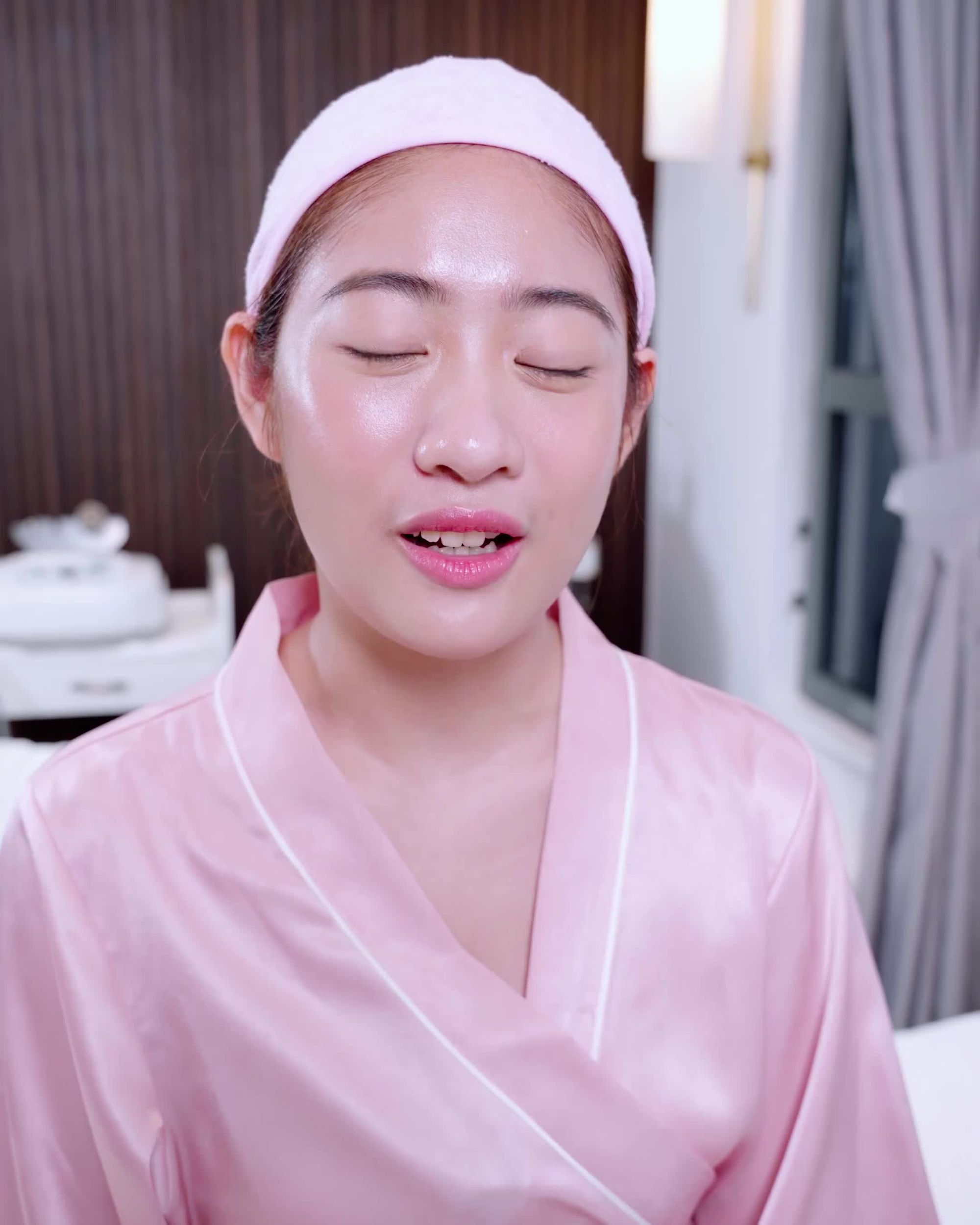 STOP NGAY MỤN NHỌT XINH ĐẸP TỰA NÀNG THƠ