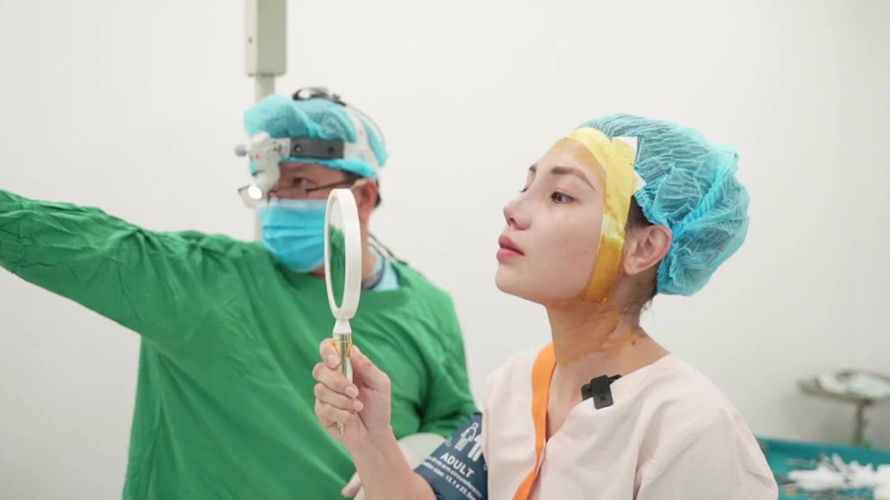 Khuôn mặt thay đổi với dáng mũi Sline cao vừa