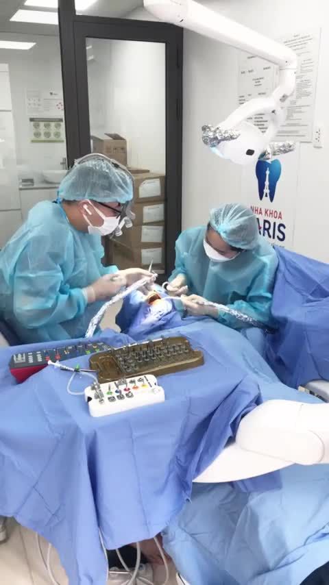 CA CẤY GHÉP 4 TRỤ DENT CHO CHÚ PHÒNG ĐẾN TỪ HẠ LONG, QUẢNG NINH