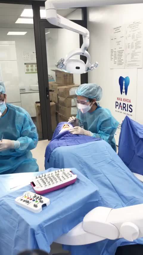 CA CẤY GHÉP  4 TRỤ DIO CHO CHÚ QUÝ ĐẾN TỪ HẠ LONG, QUẢNG NINH
