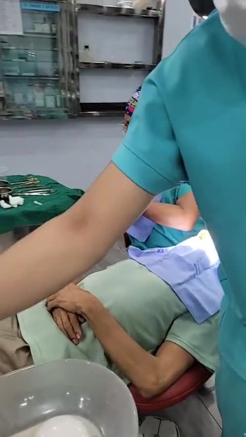 CẮM GHÉP IMPLANT CÙNG BÁC SĨ TIẾN SĨ NGUYỄN MẠNH HÀ ĐẠI HỌC Y HÀ NỘI