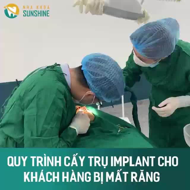 Chú Thiền sắp bước sang tuổi đã tự tin đến Sunshine để thực hiện dịch vụ trồng răng sau bao nhiêu năm chịu cảnh mất răng.