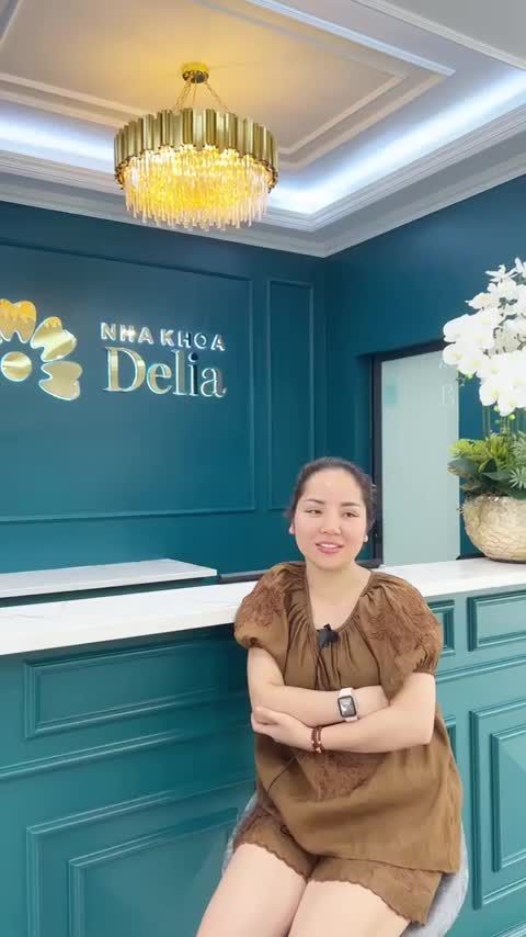 KH Trương Thị Trang tái khám sau 4 năm thẩm mỹ răng sứ