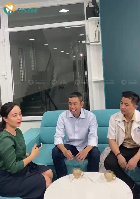 Khách hàng Việt kiều Mỹ chia sẻ, giải đáp nguyên nhân vì sao lựa chọn Sunshine để làm răng sứ thẩm mỹ.