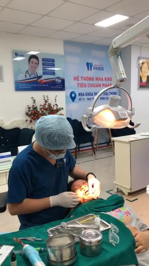 Gắn mắc cài kim loại thường tại nha khoa Paris 12 Thái Thịnh