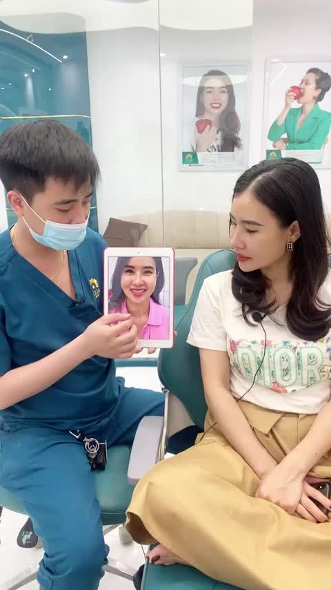 NGÔI NHÀ CỦA NHỮNG NỤ CƯỜI