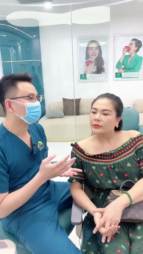 Nụ cười vẫn khoẻ đẹp như ngày đầu sau 3 năm thẩm mỹ răng sứ