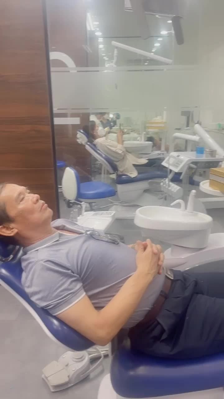 THỨ BẢY CUỐI TUẦN BẬN RỘN KHÁCH HÀNG ĐẾN NHỔ RĂNG VÀ TRỒNG IMPLANT TẠI NHA KHOA SHINBI