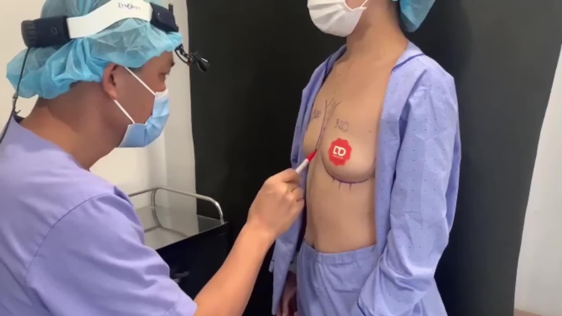 BS TIẾP TỤC PHÂN TÍCH TÌNH TRẠNG VÀ LƯU Ý KHI THỰC HIỆN NGỰC ỨC GÀ