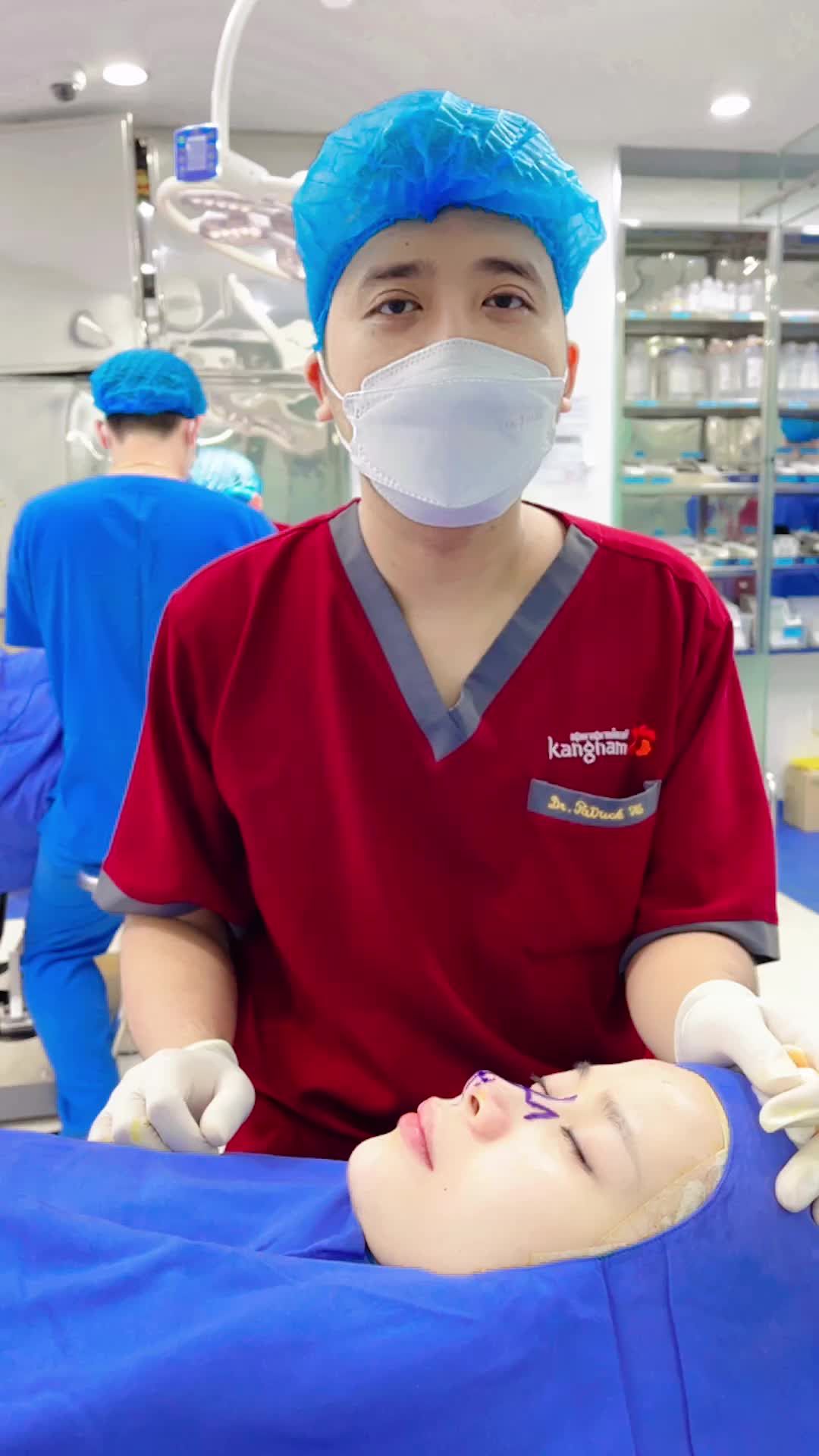 Các chị em đang tìm hiểu dịch vụ nâng mũi kết hợp chỉnh xương và cuộn cánh mũi thực hiện như thế nào Quy trình ra sao