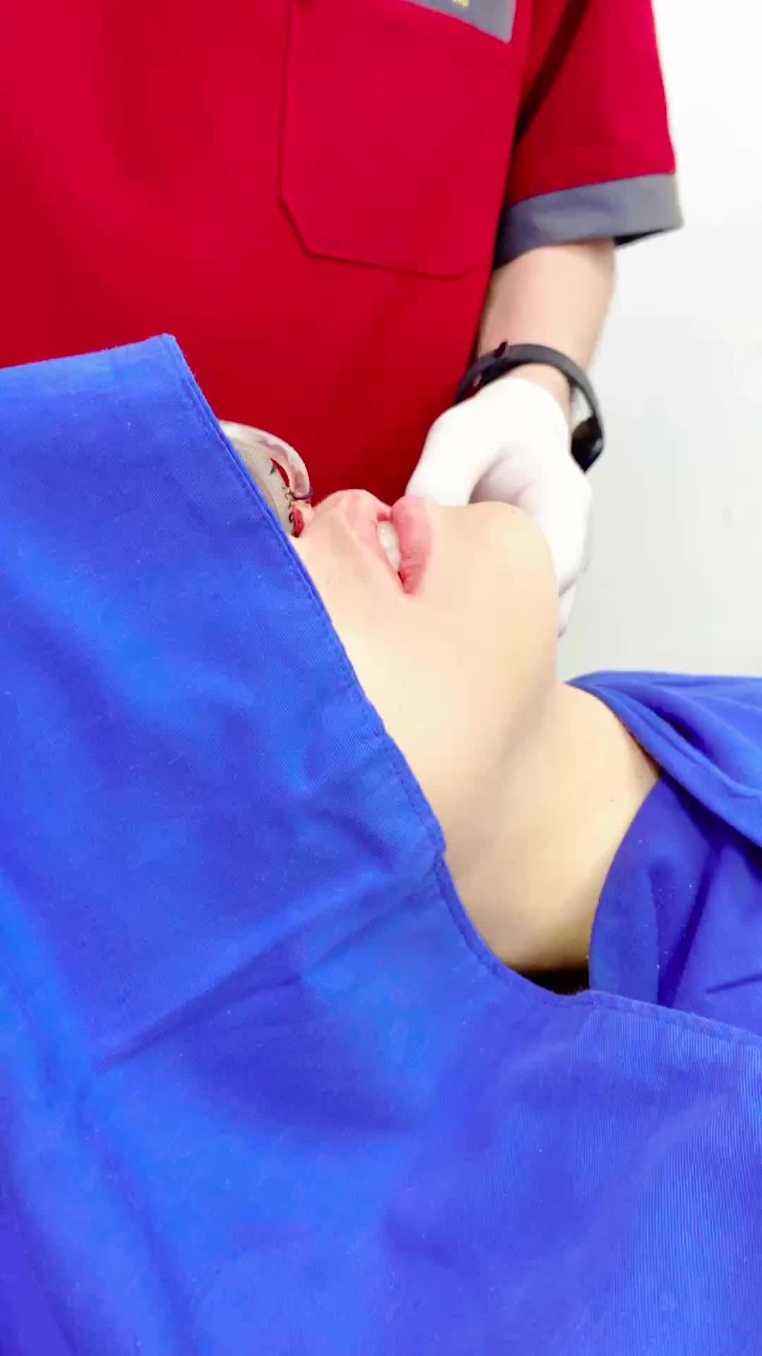 Bạn em bảo là nếu muốn chỉnh hình hàm mặt thì nhất định phải tìm hiểu và chọn Kangnam, nên em tới đây và rất tin tưởng bác sĩ