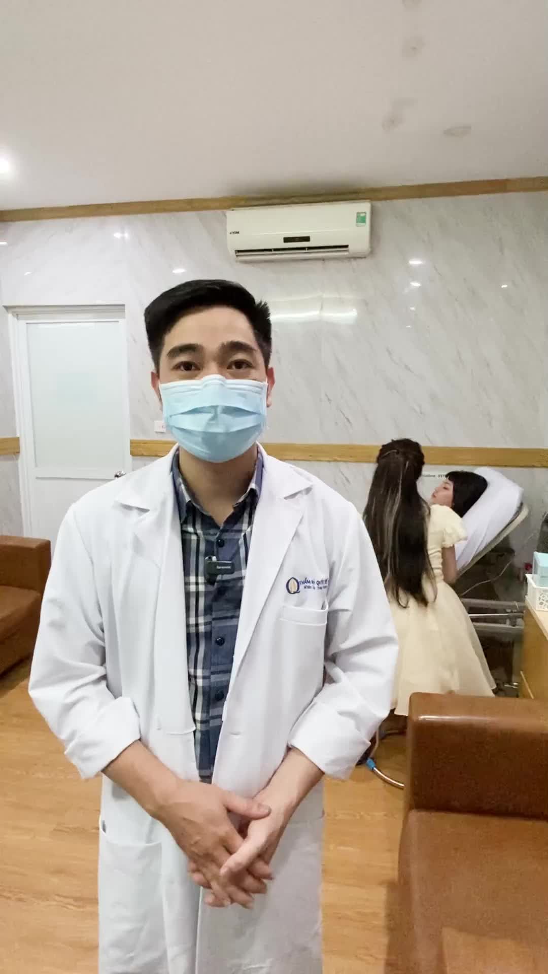 Thăm khám K.H sau 12h thực hiện combo Tạo hình vóc dáng.