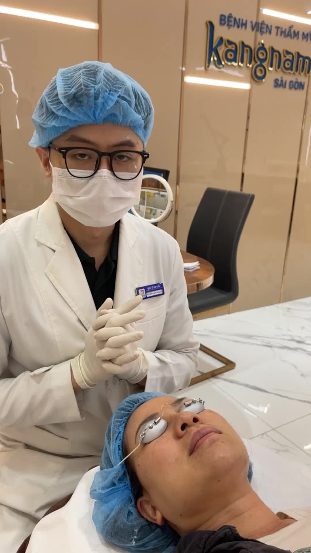 Mụn thịt có đang làm bạn khó chịu Tới Kangnam, tới là hết!