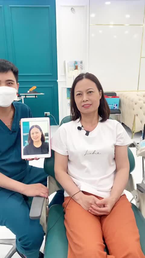 Chị KH Hoa đến Delia với mong muốn bọc răng sứ